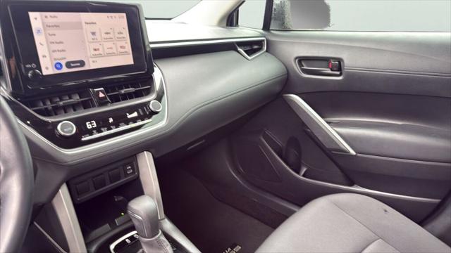 2024 Toyota Corolla Cross LE