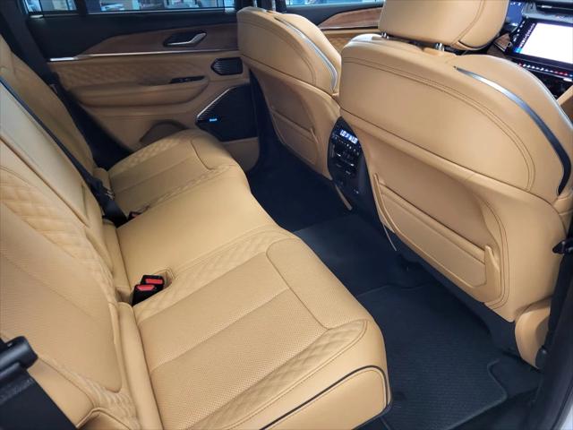 2026 Jeep Grand Cherokee Summit 4x4