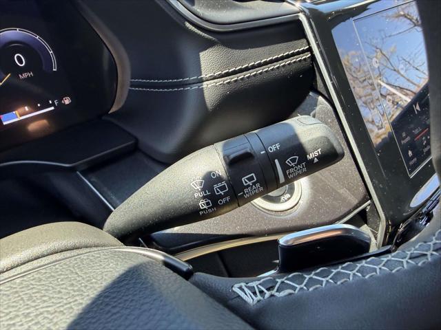 2023 Jeep Grand Cherokee Laredo 4x4