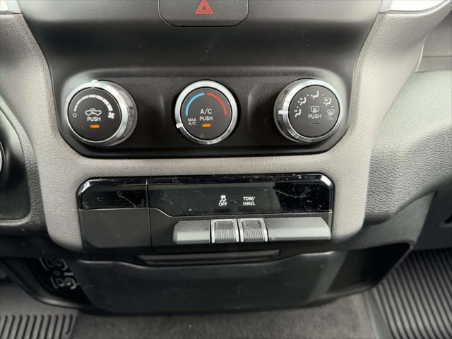 2022 Ram 1500 Big Horn Crew Cab 4x4 5'7" Box
