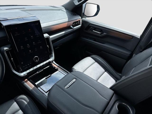 2025 GMC Yukon XL 4WD Denali