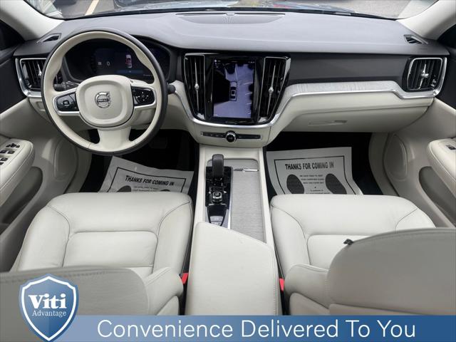 2024 Volvo S60 B5 Plus Dark Theme