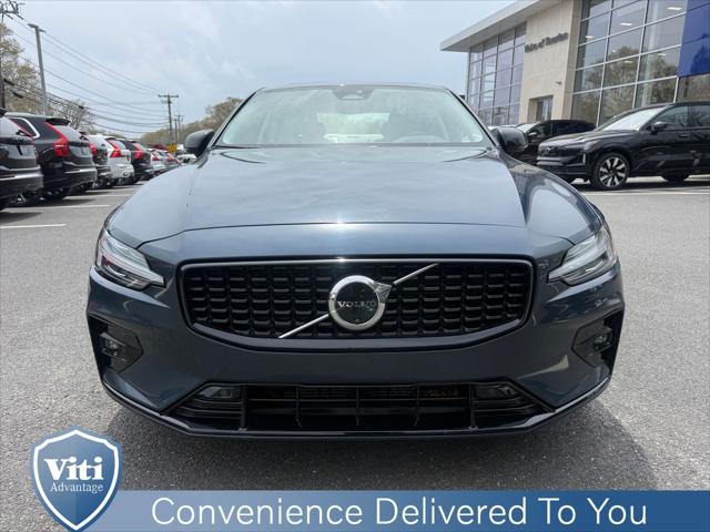 2024 Volvo S60 B5 Plus Dark Theme
