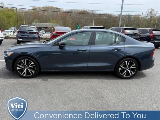2024 Volvo S60 B5 Plus Dark Theme