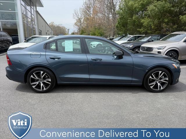2024 Volvo S60 B5 Plus Dark Theme