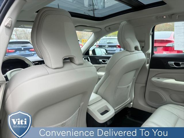 2024 Volvo S60 B5 Plus Dark Theme