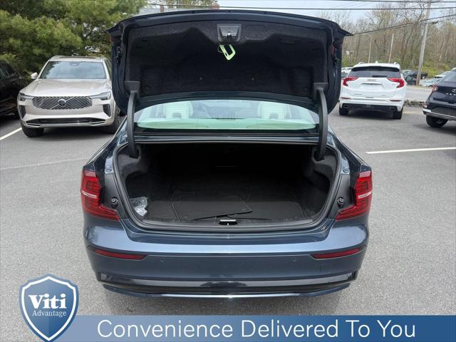 2024 Volvo S60 B5 Plus Dark Theme