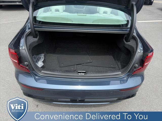 2024 Volvo S60 B5 Plus Dark Theme
