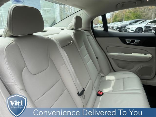 2024 Volvo S60 B5 Plus Dark Theme