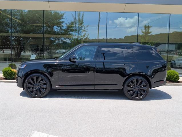 2026 Land Rover Range Rover P615 SV Black