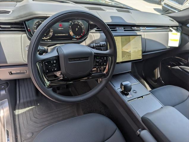 2026 Land Rover Range Rover P615 SV Black