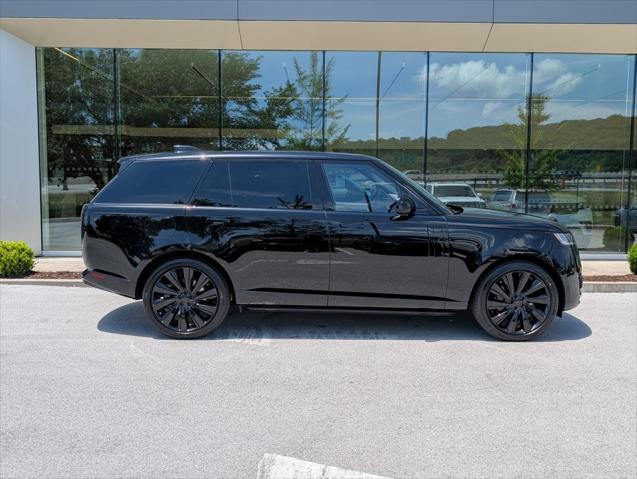 2026 Land Rover Range Rover P615 SV Black