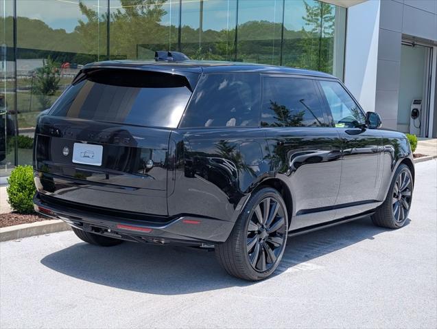 2026 Land Rover Range Rover P615 SV Black