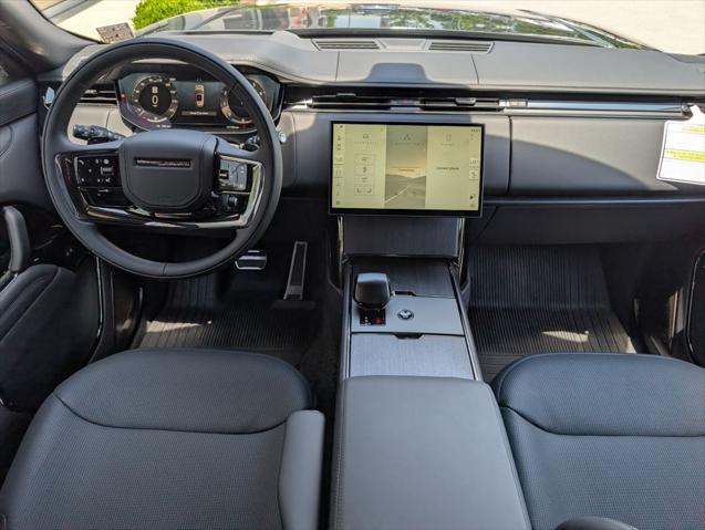 2026 Land Rover Range Rover P615 SV Black