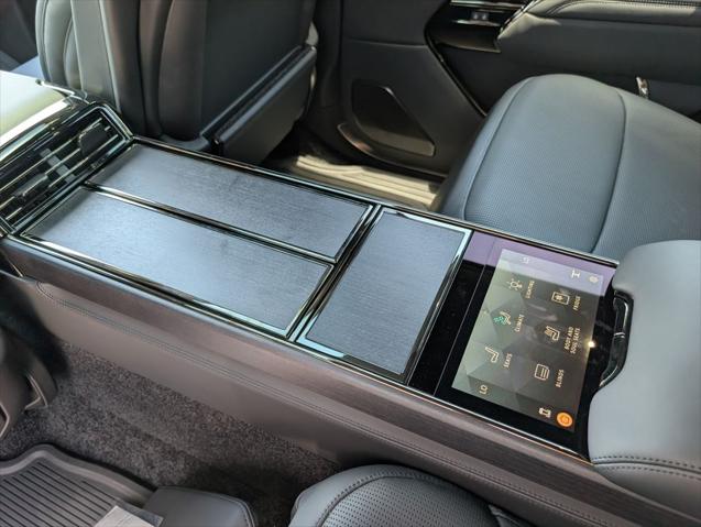 2026 Land Rover Range Rover P615 SV Black