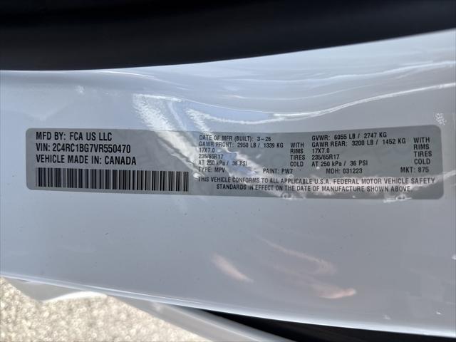 2027 Chrysler Pacifica Select