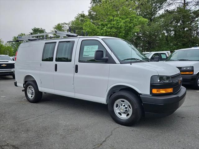 2026 Chevrolet Express Cargo Van 2500 Regular Wheelbase, WT, RWD