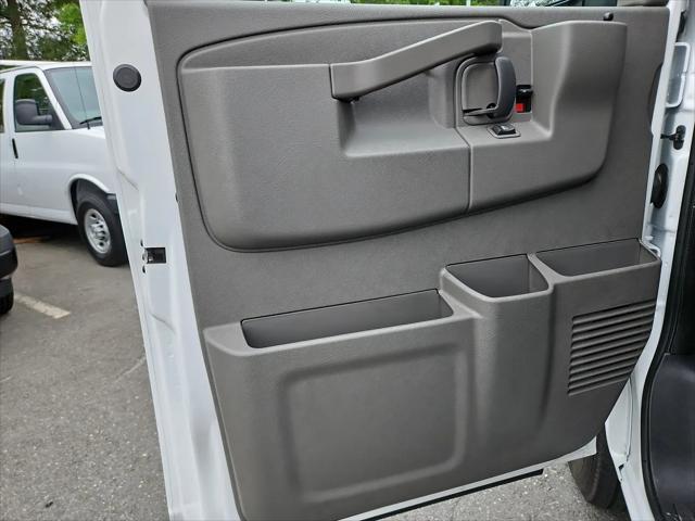 2026 Chevrolet Express Cargo Van 2500 Regular Wheelbase, WT, RWD
