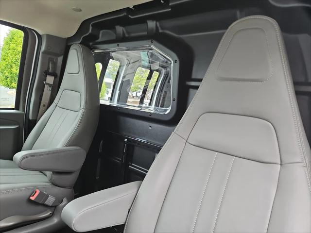 2026 Chevrolet Express Cargo Van 2500 Regular Wheelbase, WT, RWD