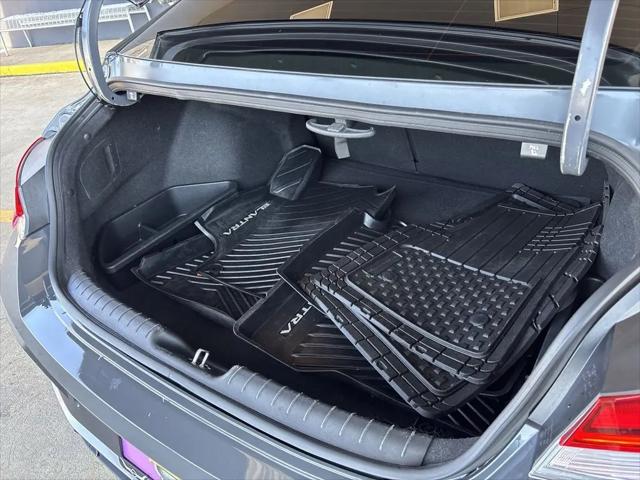 2024 Hyundai Elantra Hybrid Limited