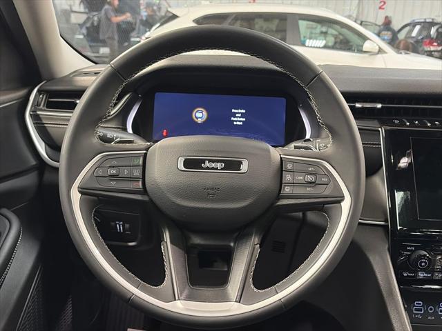 2023 Jeep Grand Cherokee Laredo 4x4