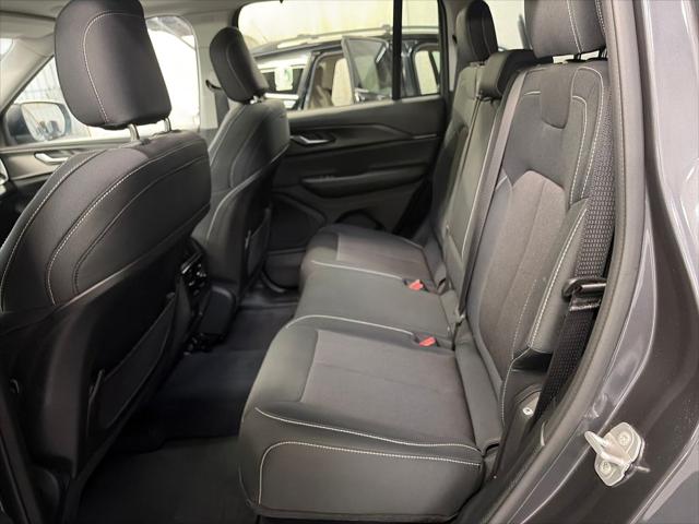 2023 Jeep Grand Cherokee Laredo 4x4