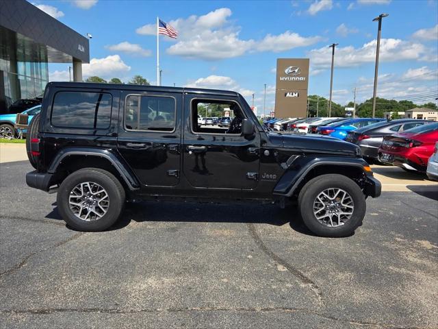 2025 Jeep Wrangler 4-Door Sahara 4x4