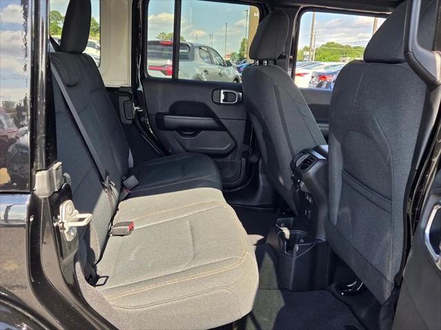 2025 Jeep Wrangler 4-Door Sahara 4x4