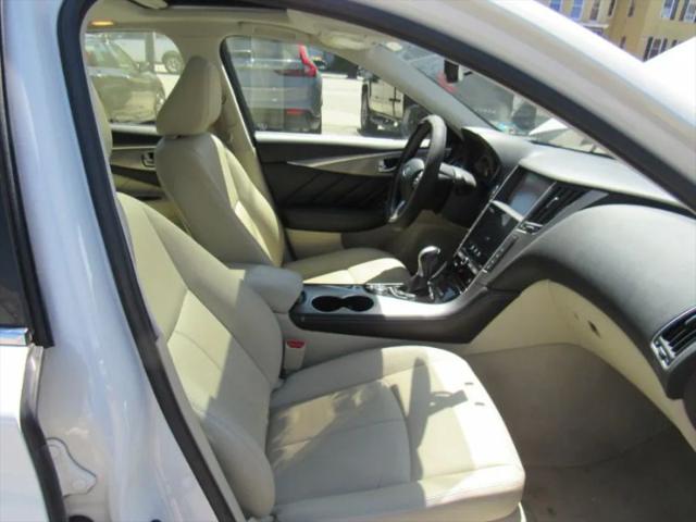 2016 INFINITI Q50 2.0t Premium