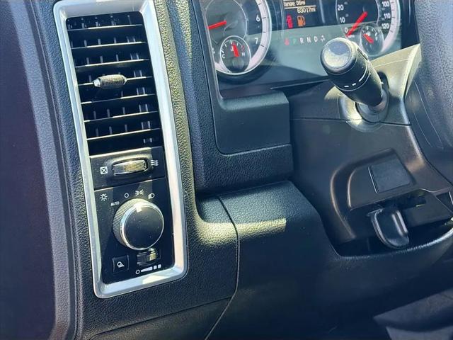 2024 Ram 1500 Classic Warlock Crew Cab 4x2 5'7" Box