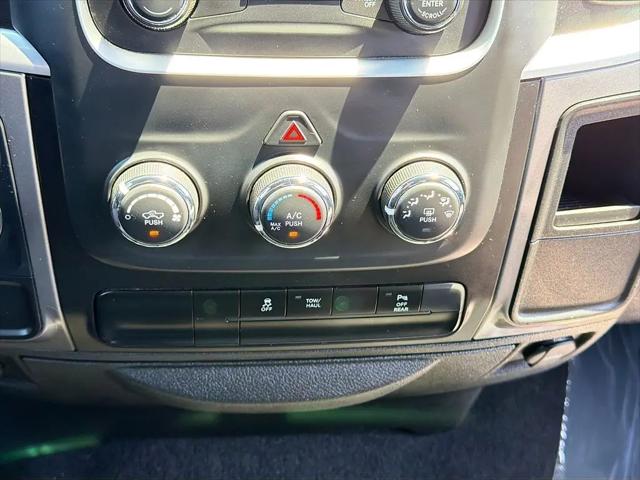 2024 Ram 1500 Classic Warlock Crew Cab 4x2 5'7" Box