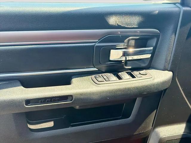 2024 Ram 1500 Classic Warlock Crew Cab 4x2 5'7" Box