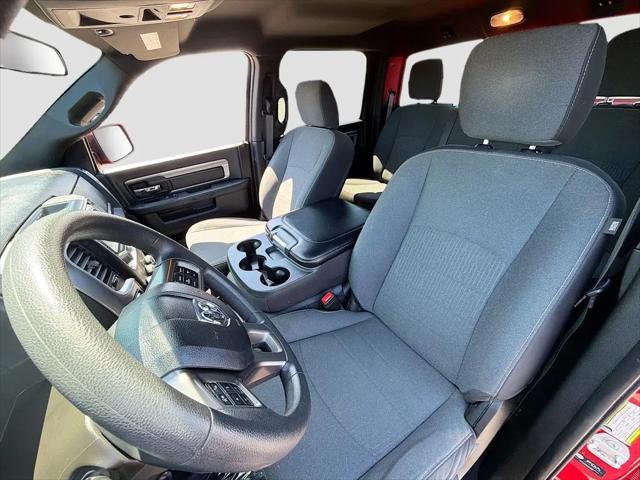 2024 Ram 1500 Classic Warlock Crew Cab 4x2 5'7" Box