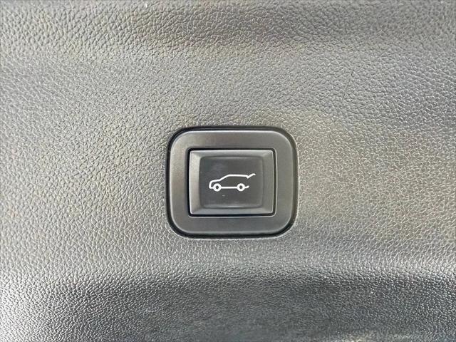 2025 GMC Yukon 4WD Denali
