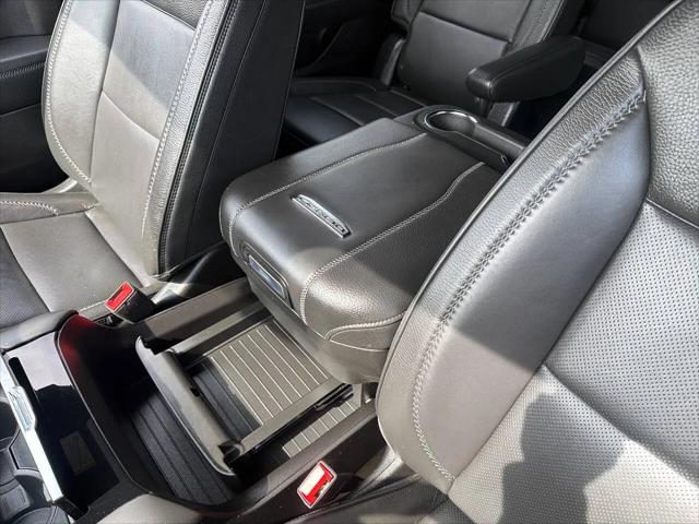 2025 GMC Yukon 4WD Denali