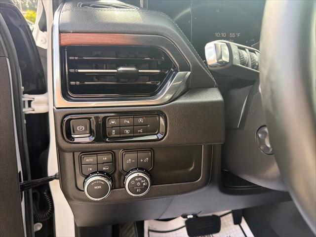 2025 GMC Yukon 4WD Denali