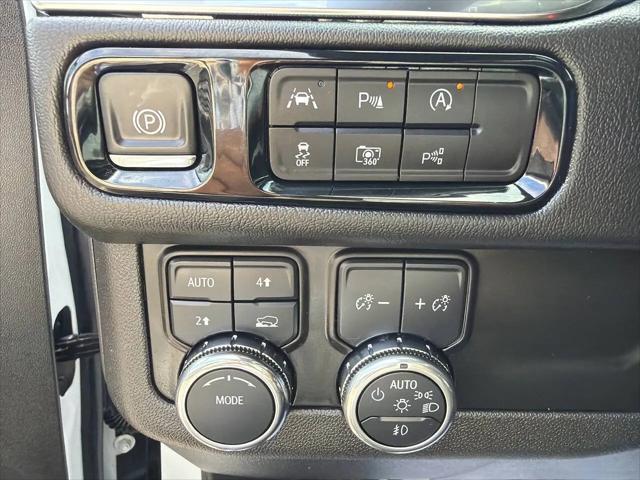 2025 GMC Yukon 4WD Denali