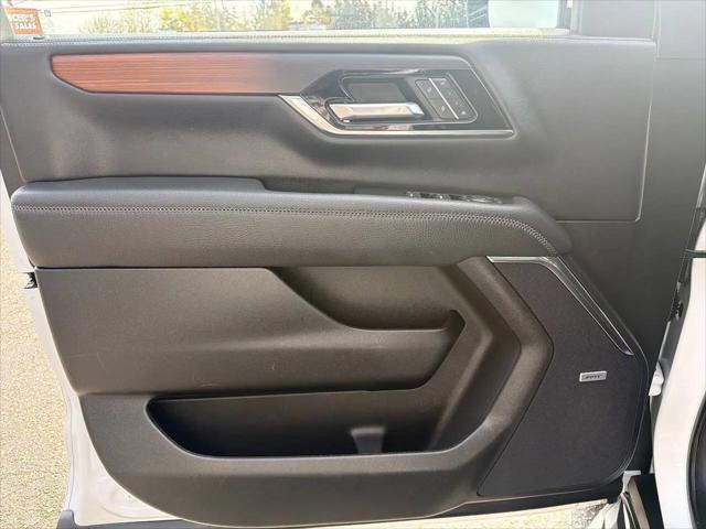 2025 GMC Yukon 4WD Denali