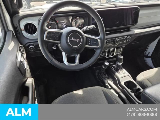 2025 Jeep Wrangler 4-Door Sahara 4x4