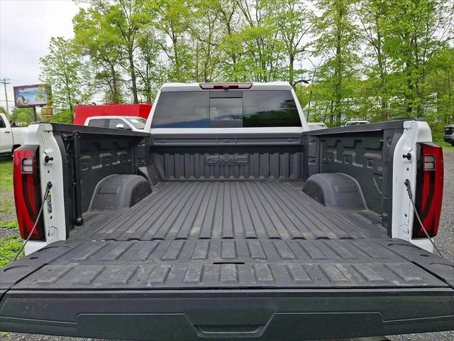 2024 GMC Sierra 2500HD 4WD Crew Cab Standard Bed SLT