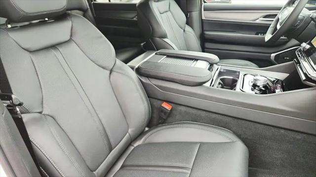 2026 Jeep Grand Wagoneer L 4x4