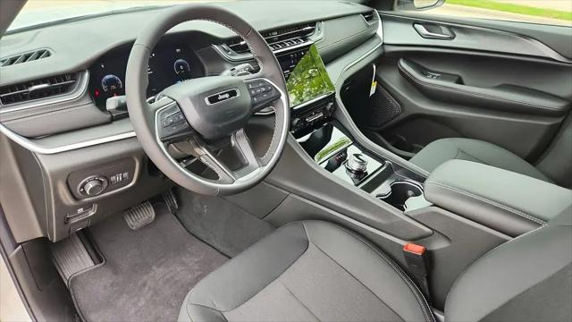 2026 Jeep Grand Cherokee L Laredo 4x2
