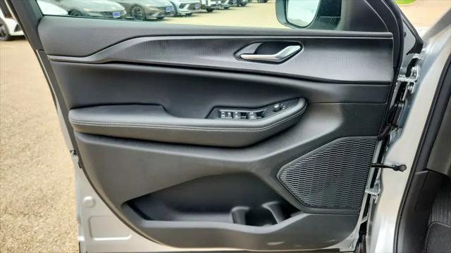 2026 Jeep Grand Cherokee L Laredo 4x2