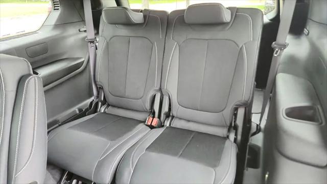 2026 Jeep Grand Cherokee L Laredo 4x2