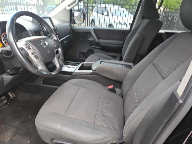 2013 Nissan Titan SV