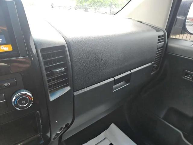 2013 Nissan Titan SV