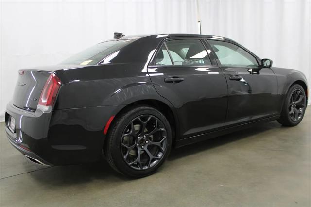 2022 Chrysler 300 Touring