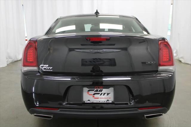 2022 Chrysler 300 Touring