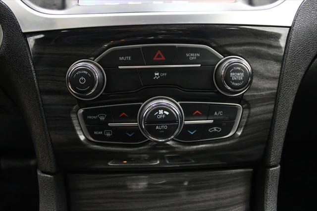 2022 Chrysler 300 Touring