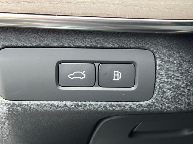2026 Volvo XC90 Plug-In Hybrid Plus, T8 AWD, Electric/Gasoline, Bright, 7 Seats